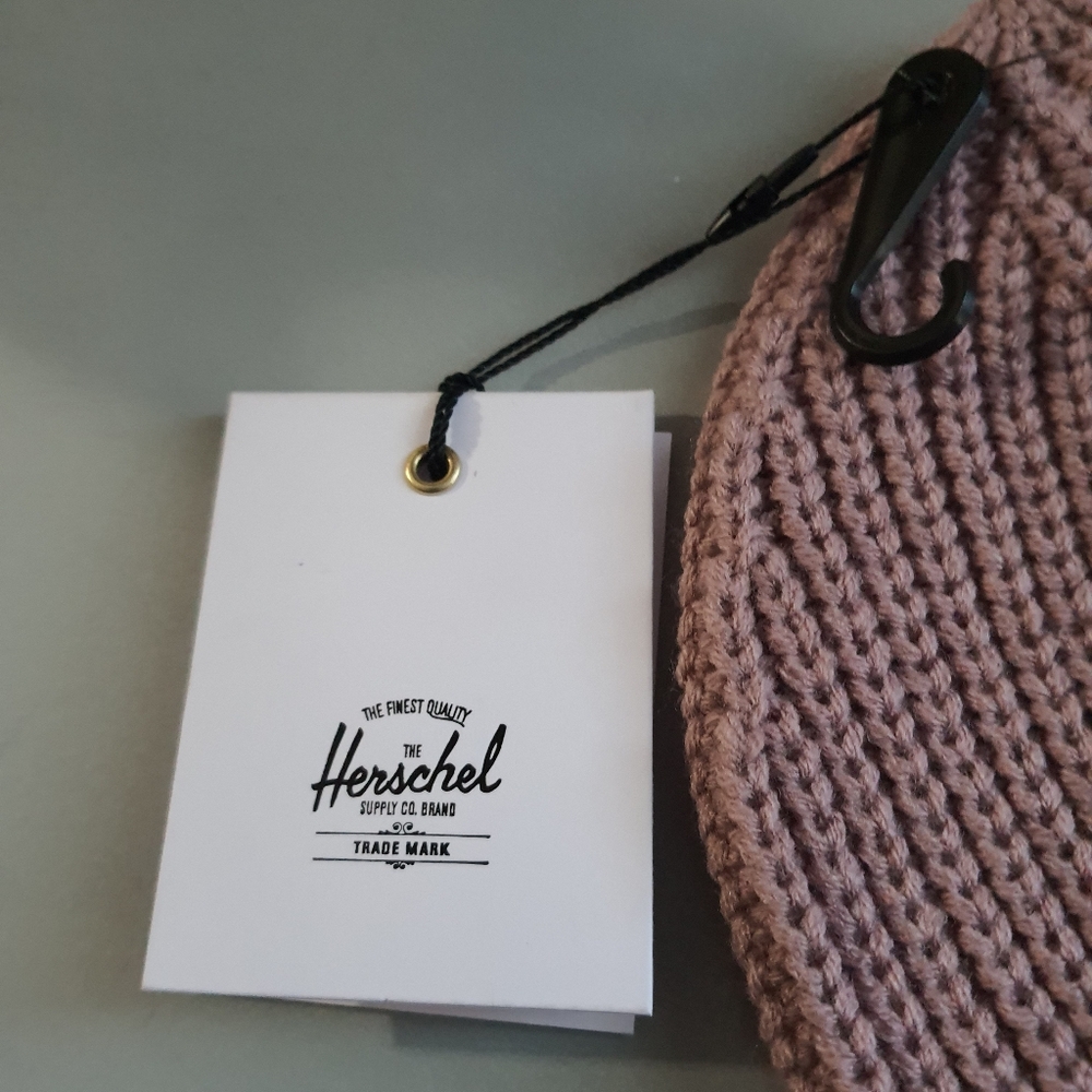 Herschel Hat - Picture 3 of 3